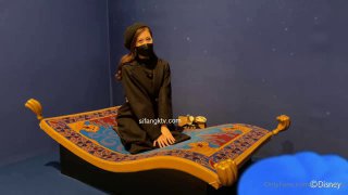 在感性的自慰和强烈的射精中与古怪的前男友意外相遇